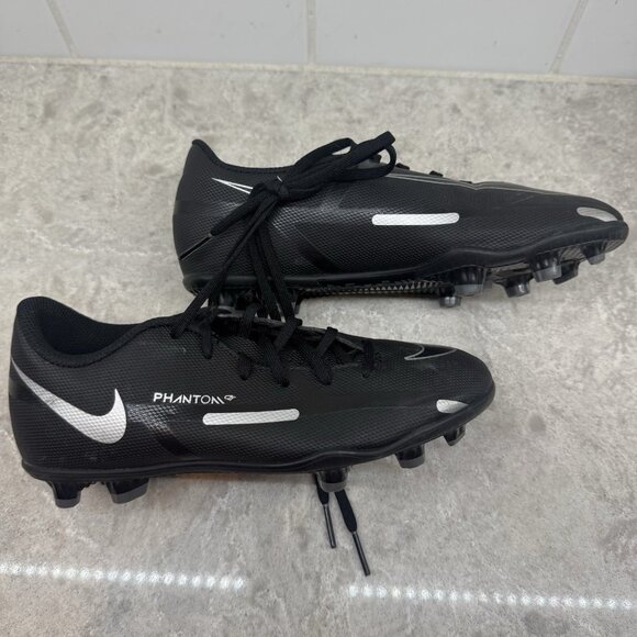 Nike Phantom GT2 Club Youth Boy's Soccer Cleats Shoes Size 1Y DC-0822-007 - Picture 2 of 7